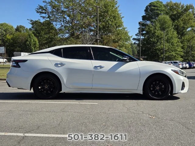 Used 2022 White Nissan SV image 6