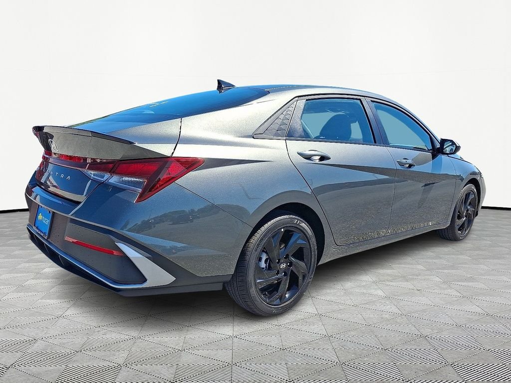 Used 2026 Gray Hyundai SEL Sport image 7