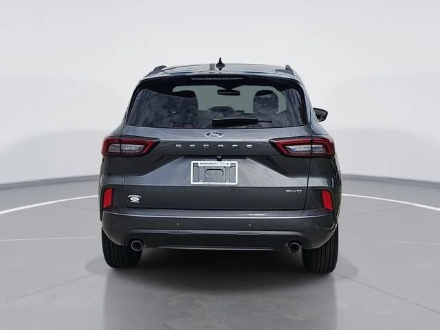 Used 2023 Gray Ford ST-Line image 4