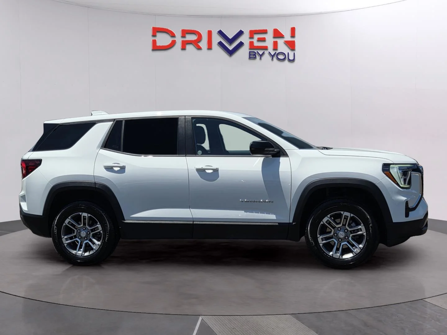 Used 2026 Summit White GMC FWD Elevation image 6