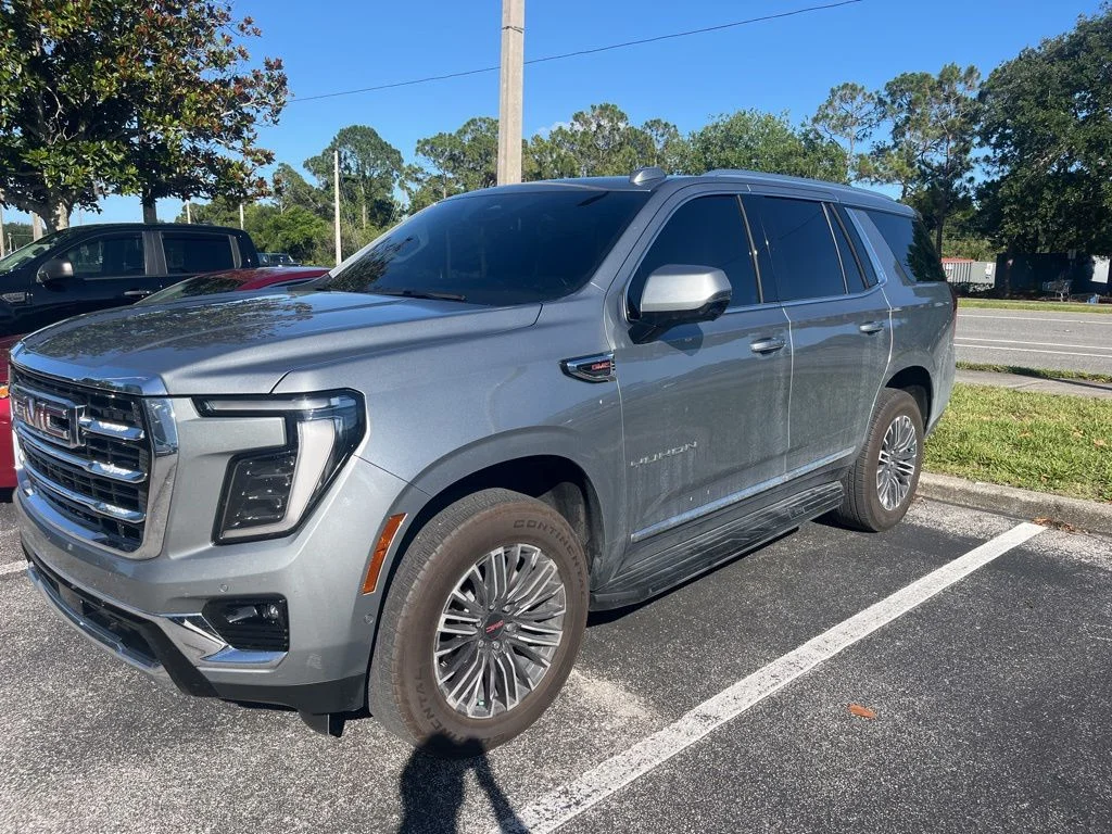 Used 2025 Silver GMC Elevation image 3