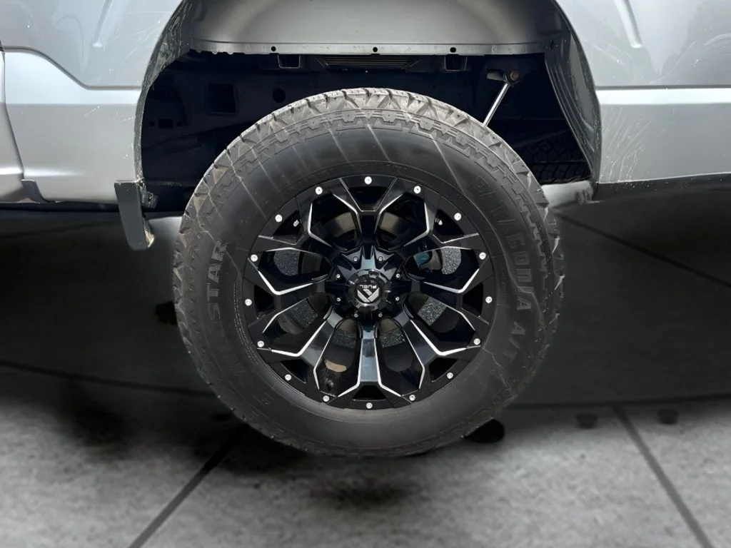 Used 2023 Silver Ford XLT image 21