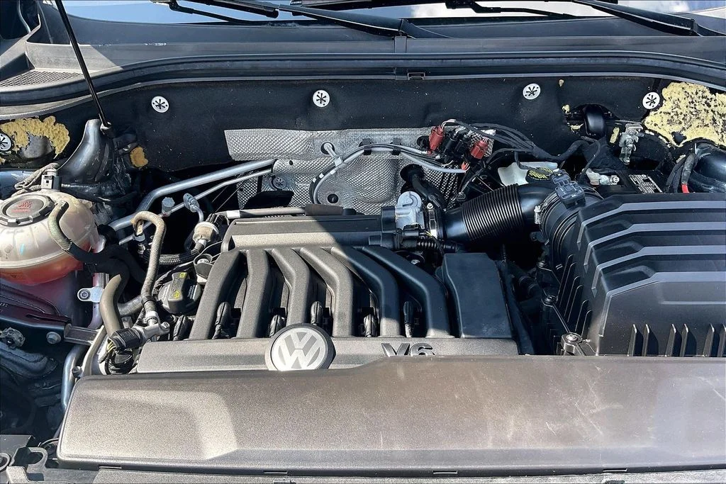 Used 2019 Gray Volkswagen S image 9