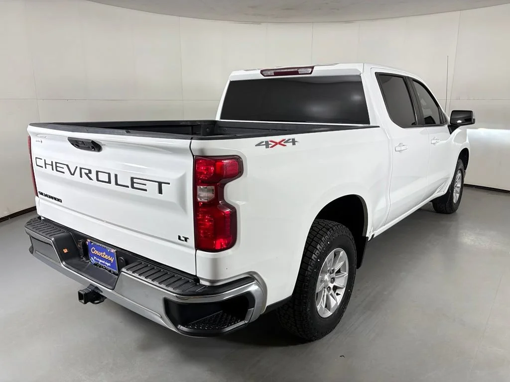 Certified Used 2022 SUMMIT WHITE Chevrolet LT image 10