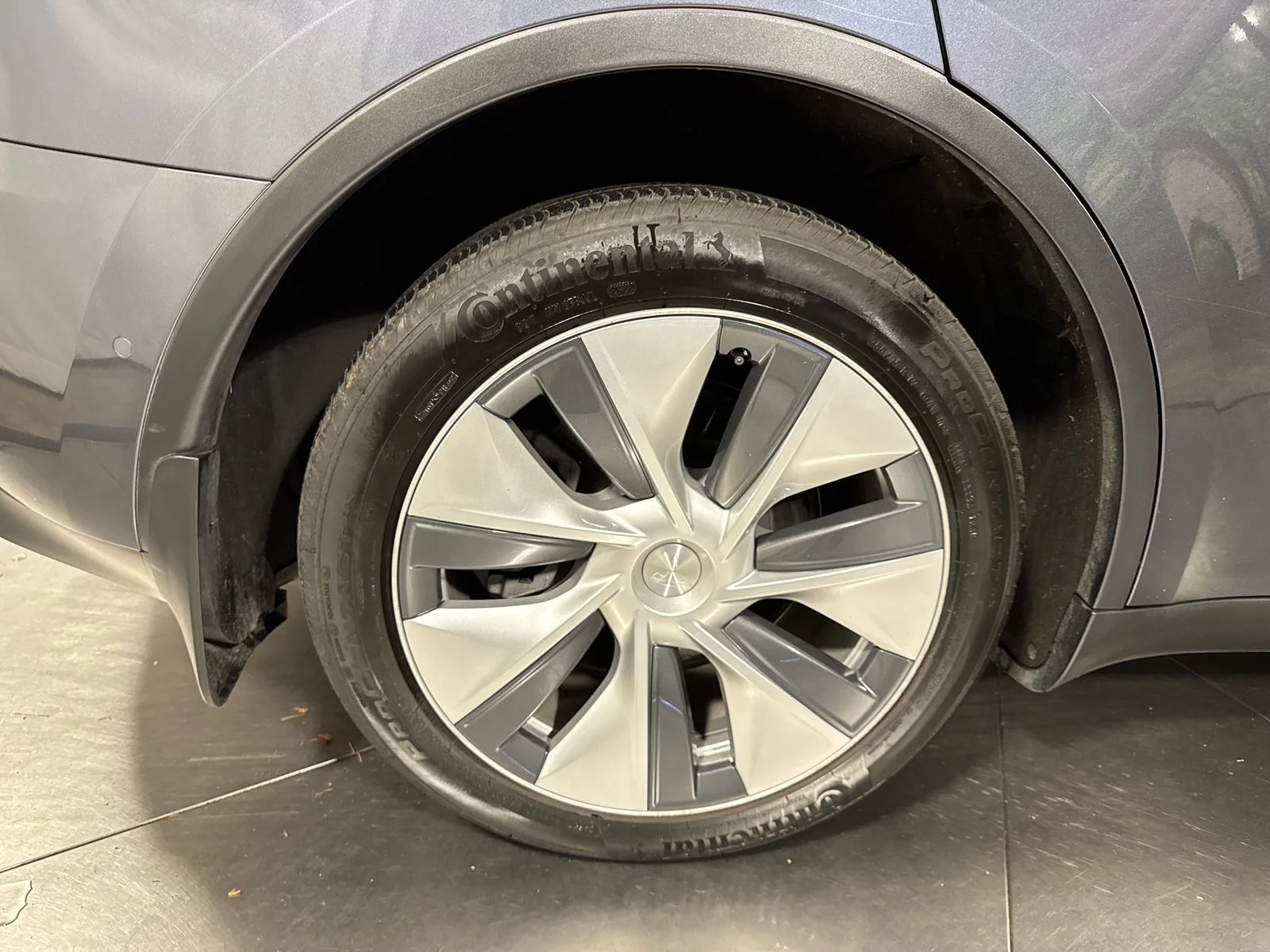 Used 2022 Midnight Silver Metallic Tesla Long Range image 13