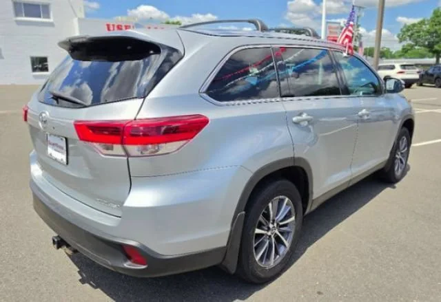 Used 2019 Celestial Silver Metallic Toyota XLE image 6
