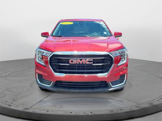 Used 2022 Red GMC SLE image 2