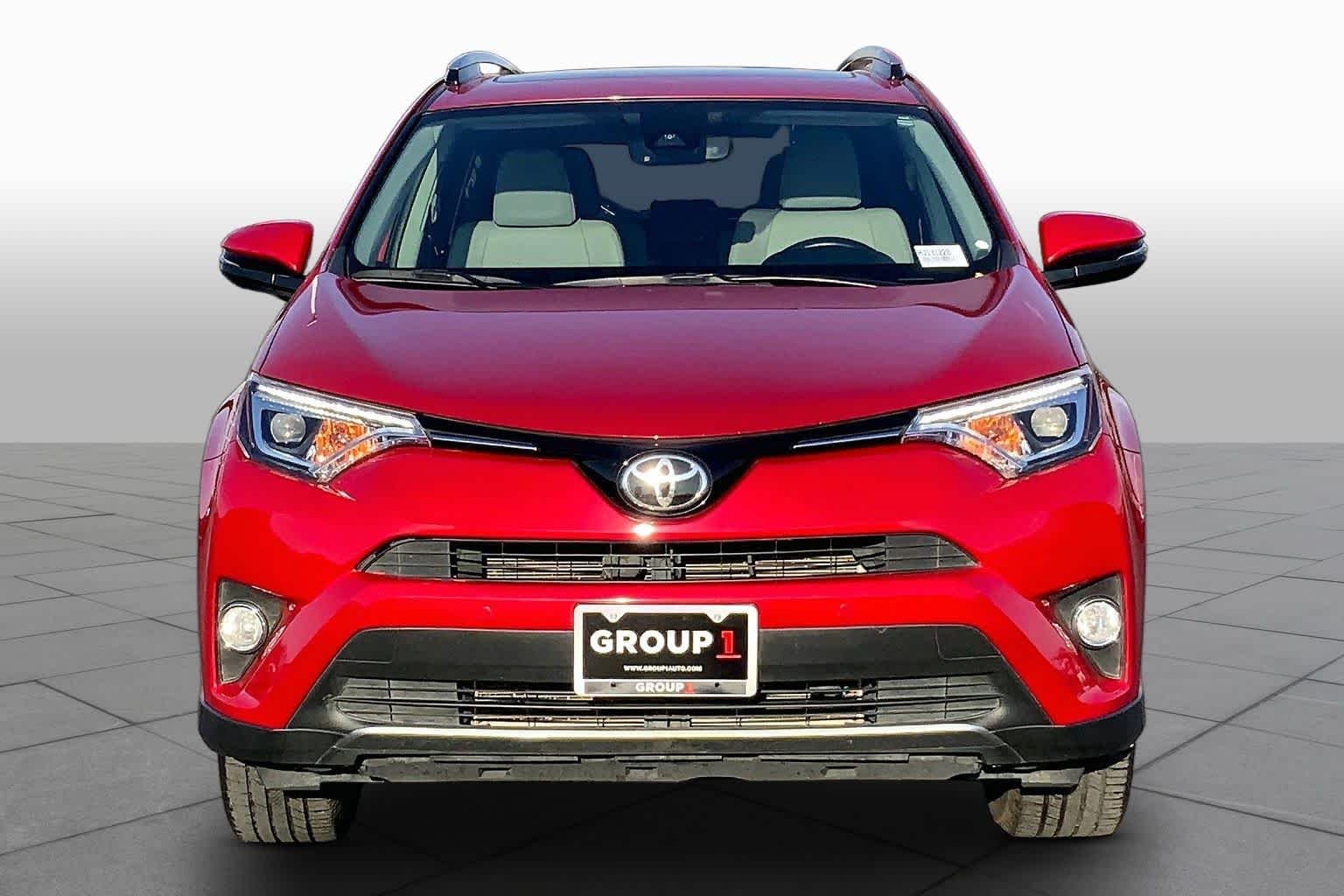 Used 2017 Barcelona Red Metallic Toyota Limited image 4
