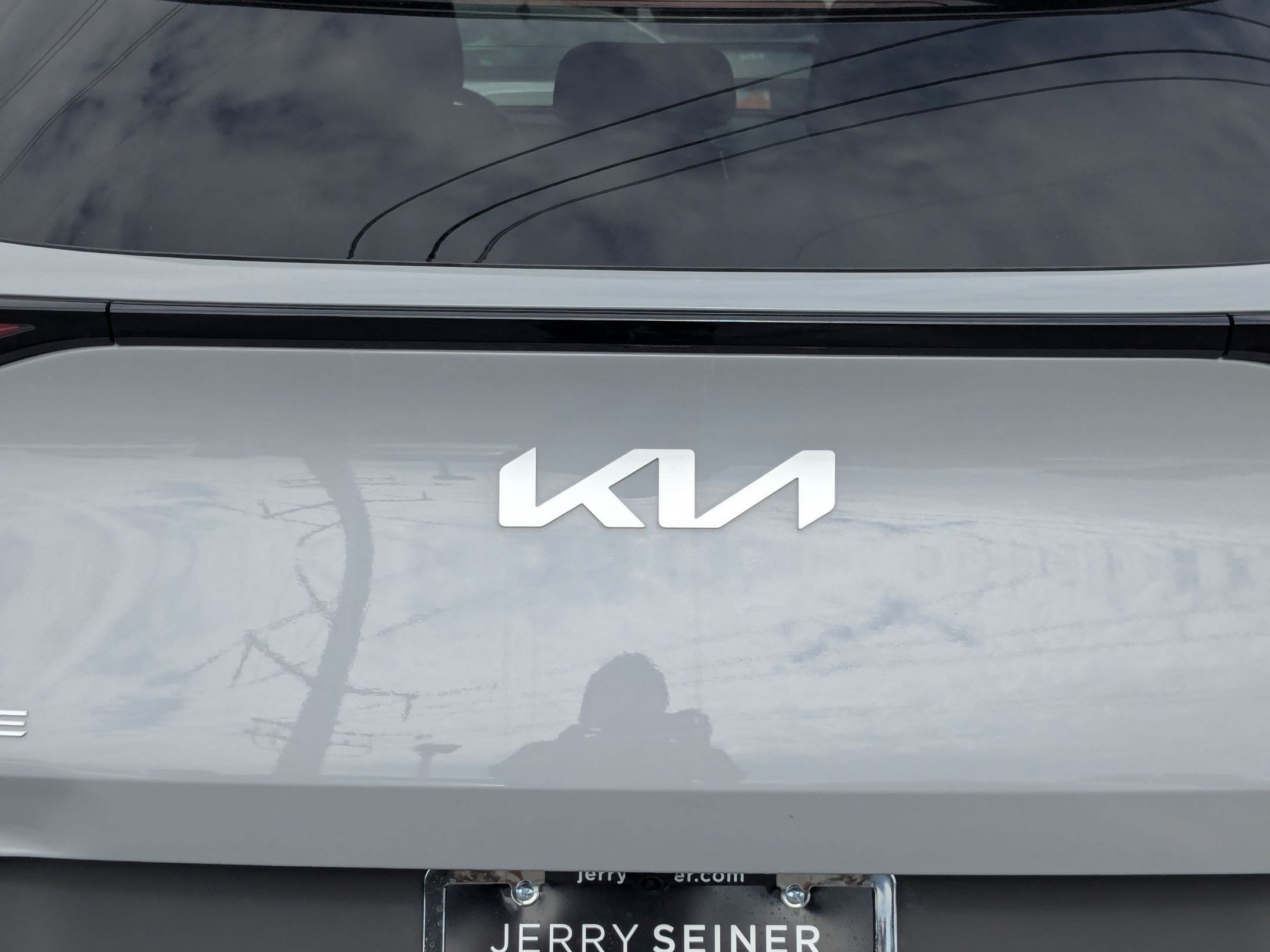 Used 2024 Wolf Gray Kia X-Line image 13
