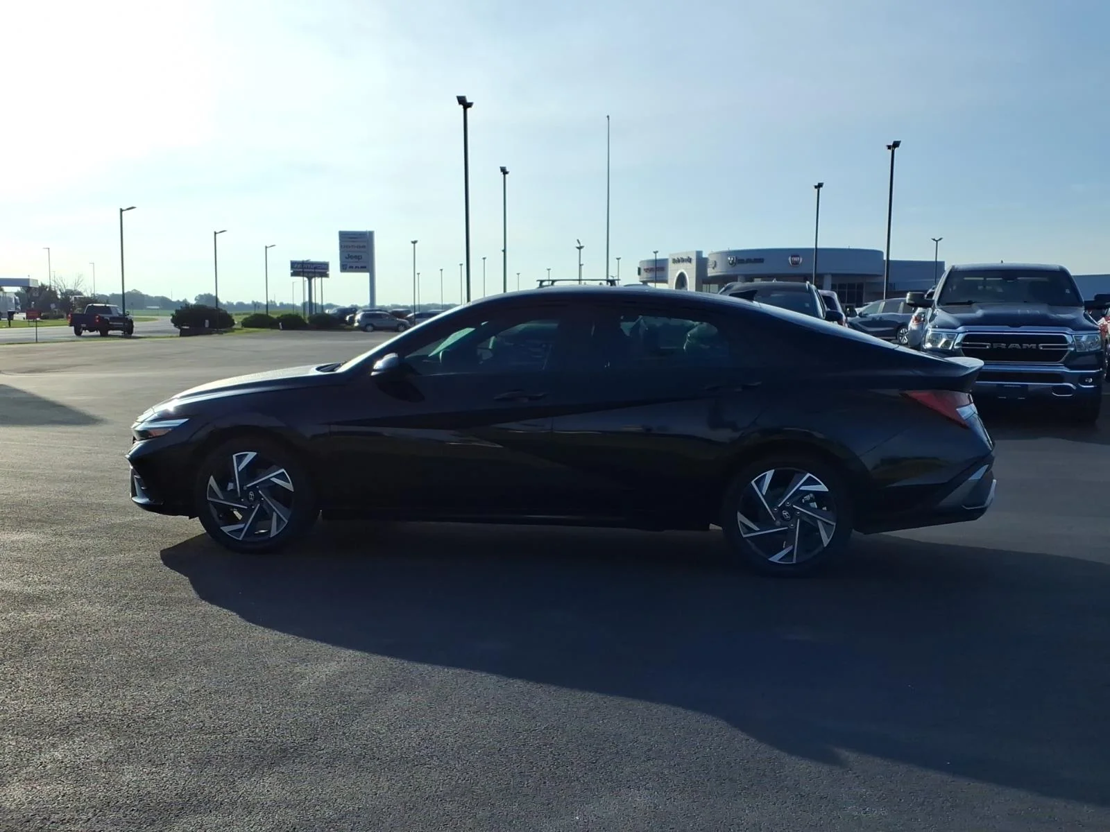 Used 2025 Black Hyundai SEL Sport image 13