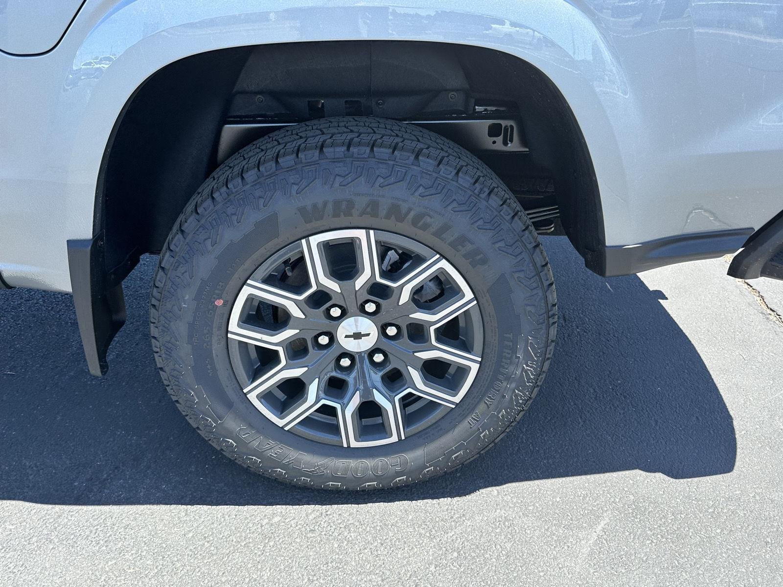 2026 Chevrolet Colorado Z71 - Photo 14