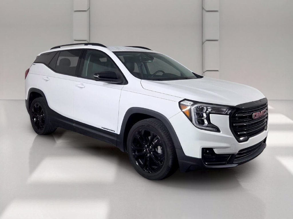 Certified Used 2022 Summit White GMC SLT image 2