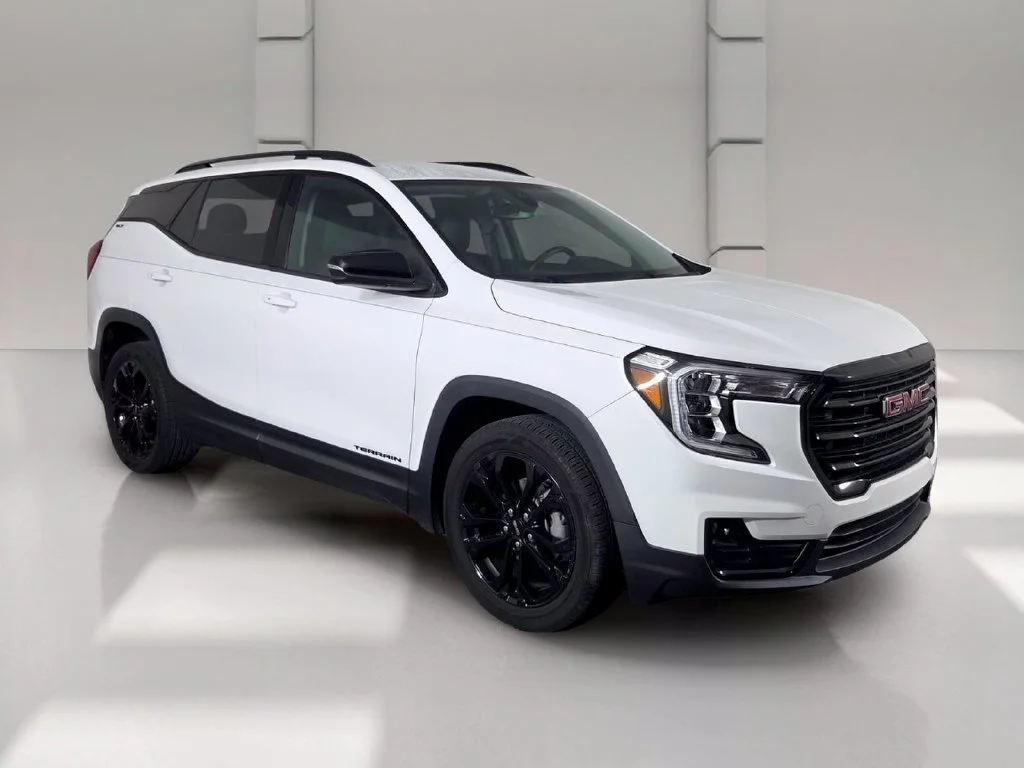 Used 2022 Summit White GMC SLT image 2