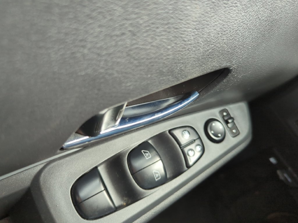 Used 2024 Gray Nissan SR image 11