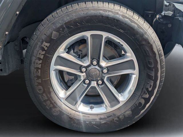 Used 2023 Gray Jeep Sahara image 11