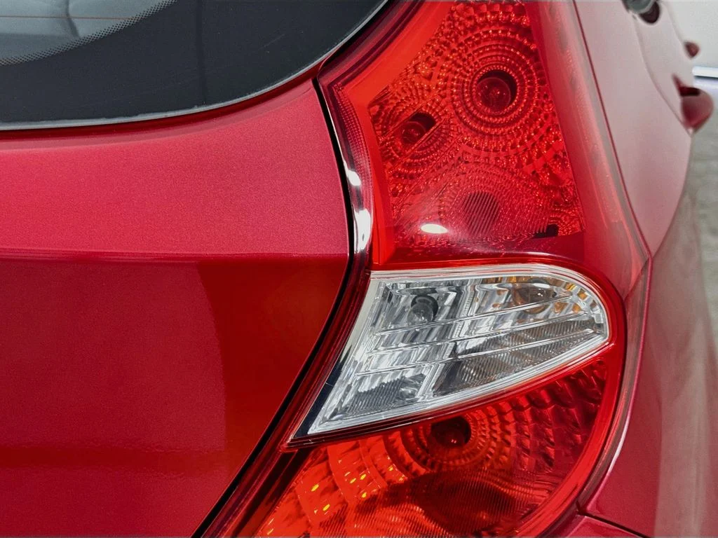 Used 2015 Red Hyundai GS image 26