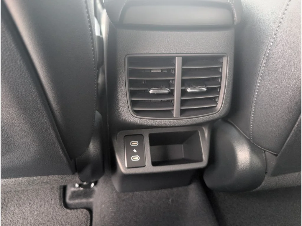 New 2026 Snow White Pearl Kia S image 32