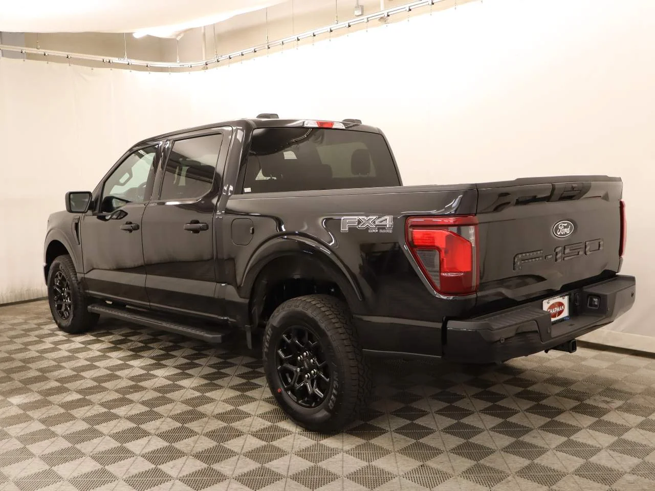 New 2026 Agate Black Metallic Ford XLT image 3