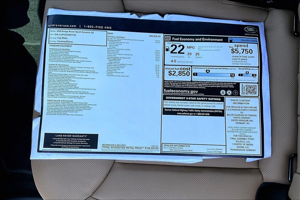 New 2026 FUJI WHITE Land Rover Dynamic SE image 14