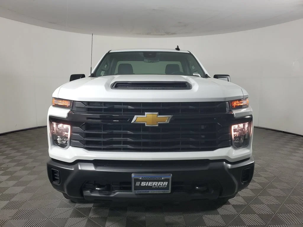 New 2026 Summit White Chevrolet WT image 9
