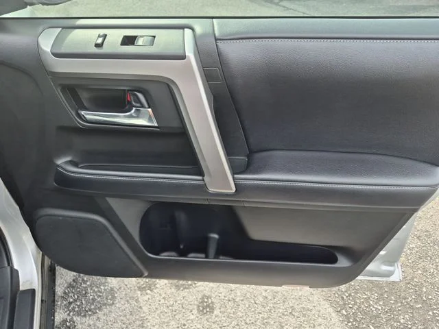 Used 2017 Silver Toyota SR5 image 34