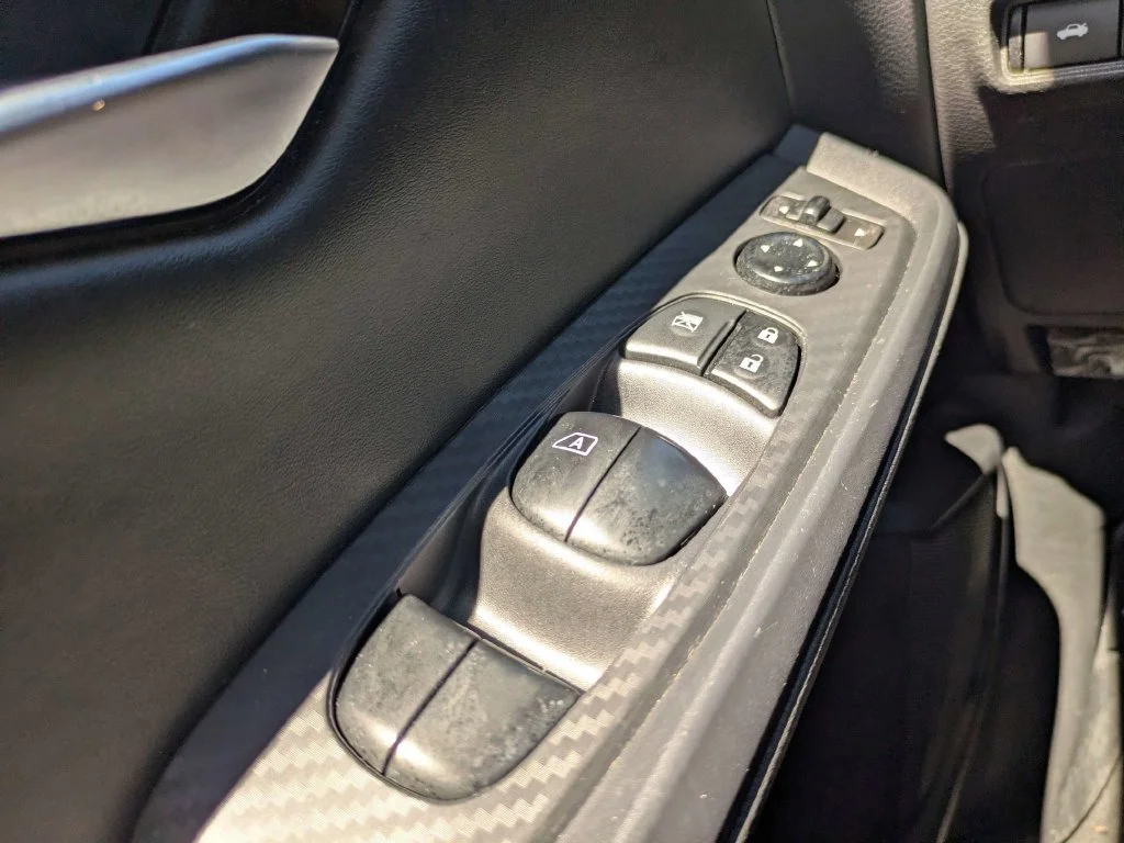 Used 2025  Nissan SV image 21