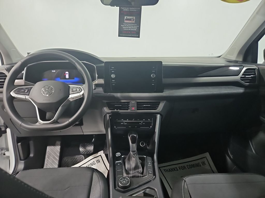 2026 Volkswagen Taos SE Black - Photo 17