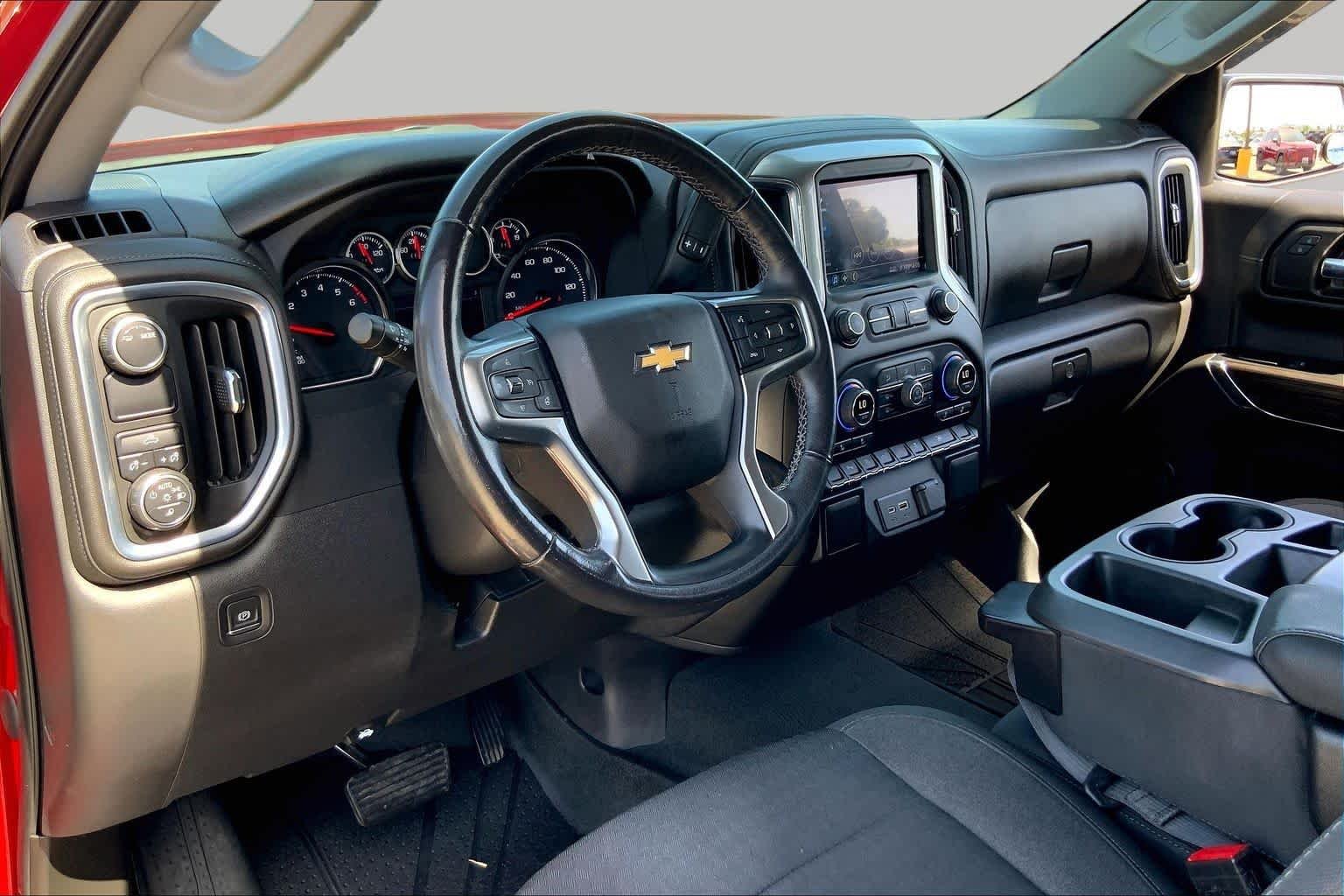 Used 2022 Cherry Red Tintcoat Chevrolet LT image 17