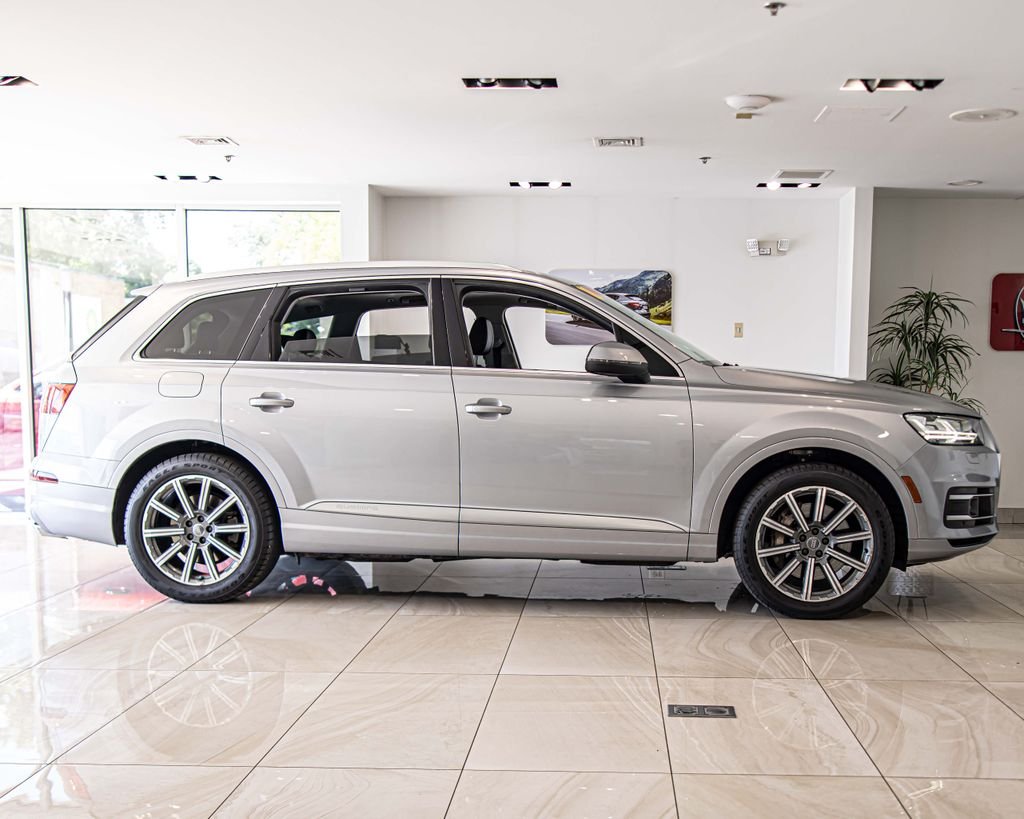 Used 2018  Audi 3.0T Prestige image 9