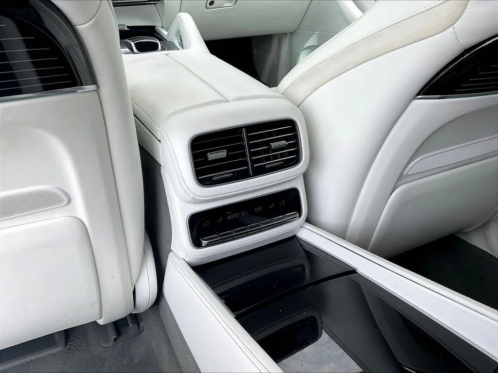 Used 2023 Cirrus Silver Metallic Mercedes-Benz Maybach GLS 600 image 10