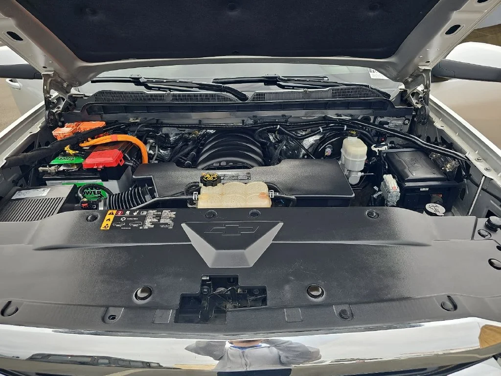 Used 2018 Silver Chevrolet LT image 30
