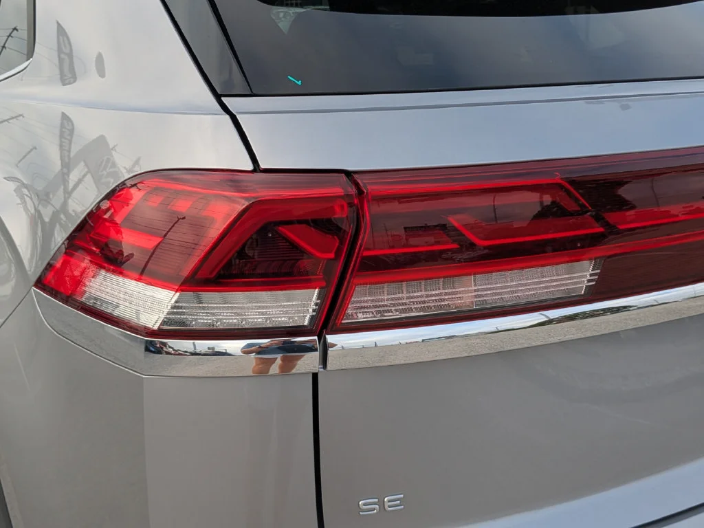 Used 2024 Silver Volkswagen 2.0T SE w/Technology image 8