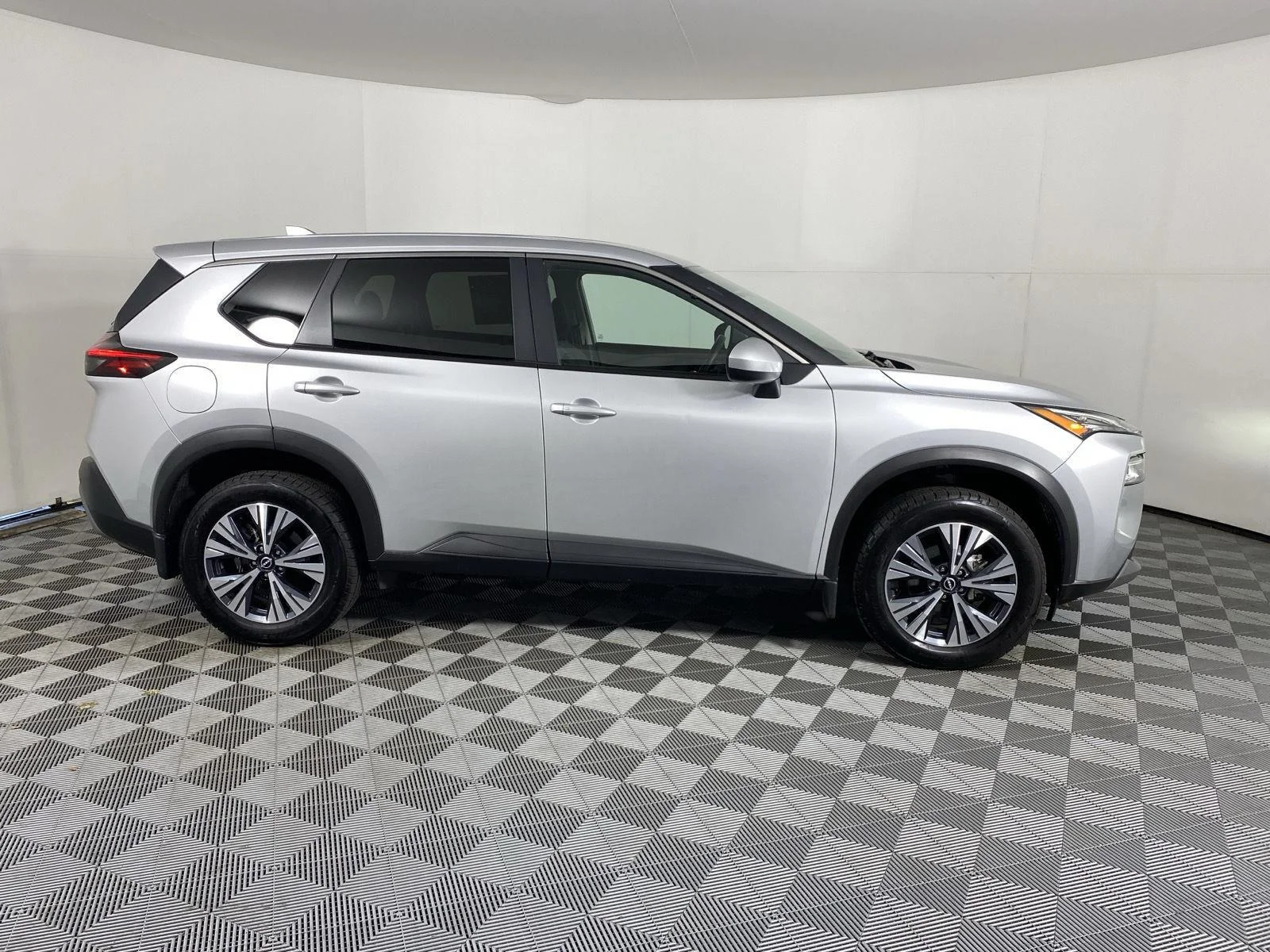 Used 2023 Brilliant Silver Metallic Nissan SV image 9