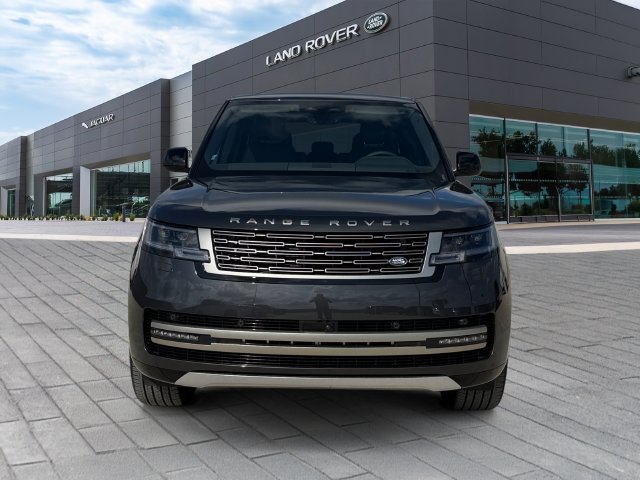 New 2027 Carpathian Grey Land Rover SE image 8