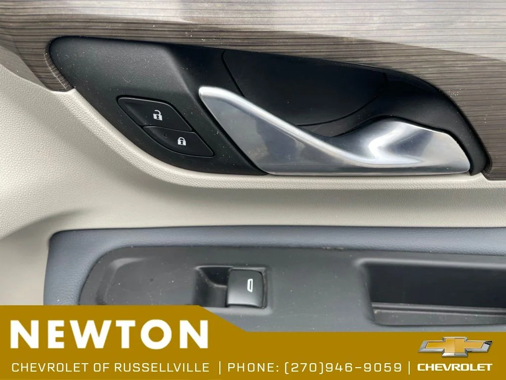 Used 2022 White Frost GMC Denali image 25