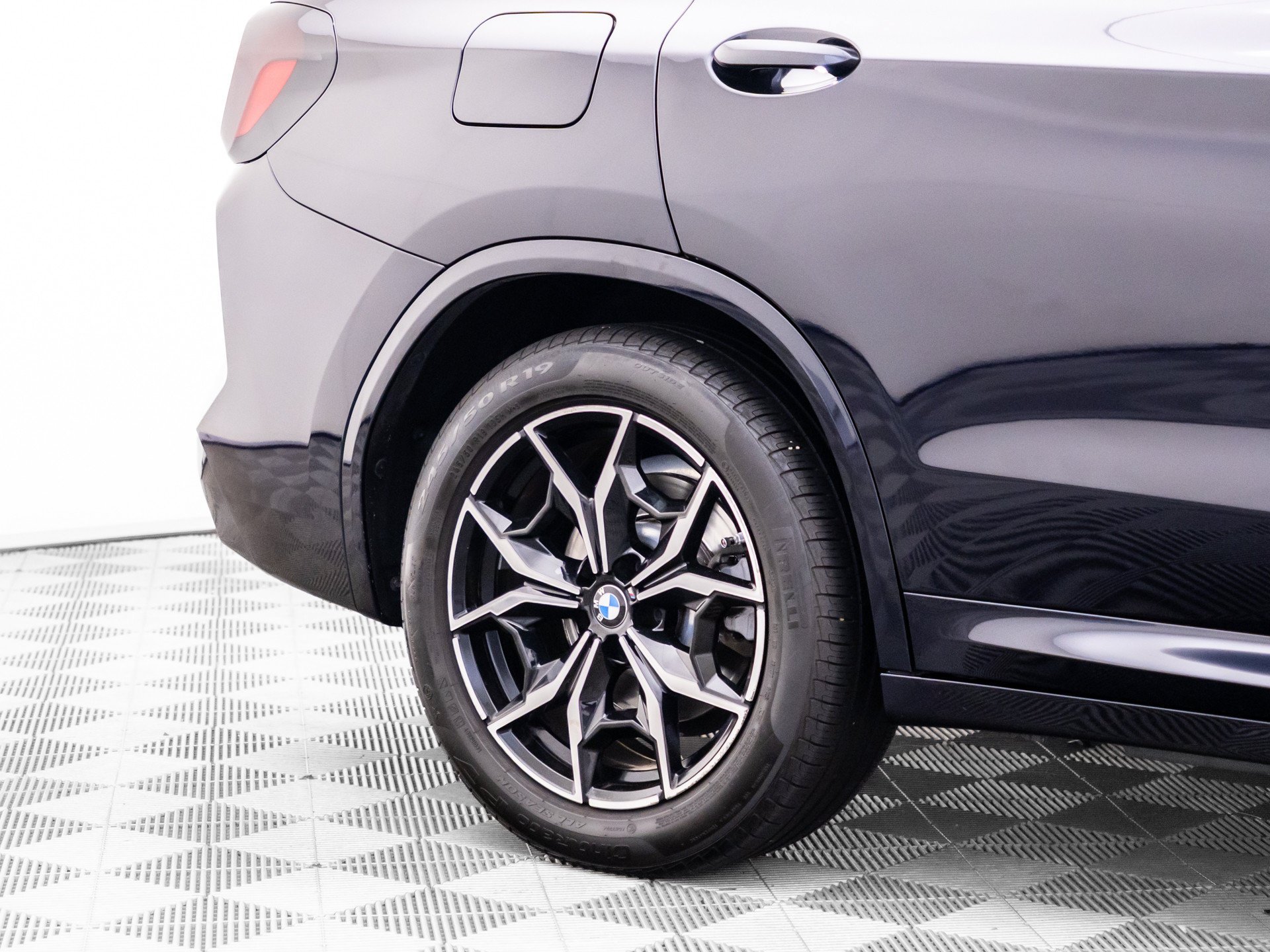Used 2023 Carbon Black Metallic BMW xDrive30i image 34