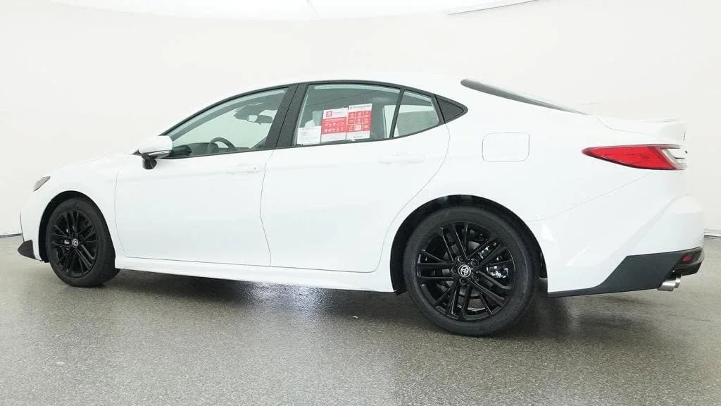 Used 2026 Ice Cap Toyota SE image 20
