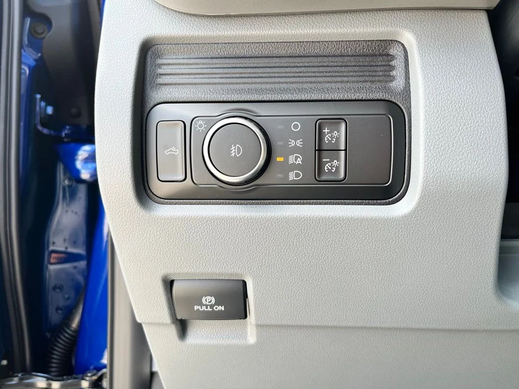 New 2026 Blue Ford XLT image 15