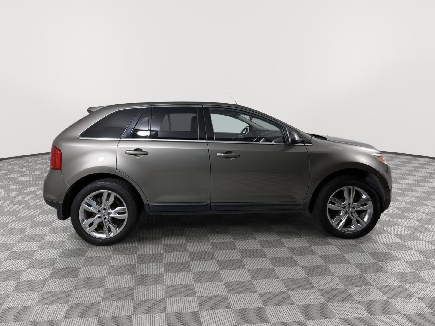 Used 2013 Mineral Grey Metallic Ford Limited image 16
