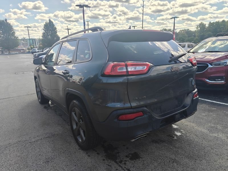Used 2016 Gray Jeep Latitude image 8