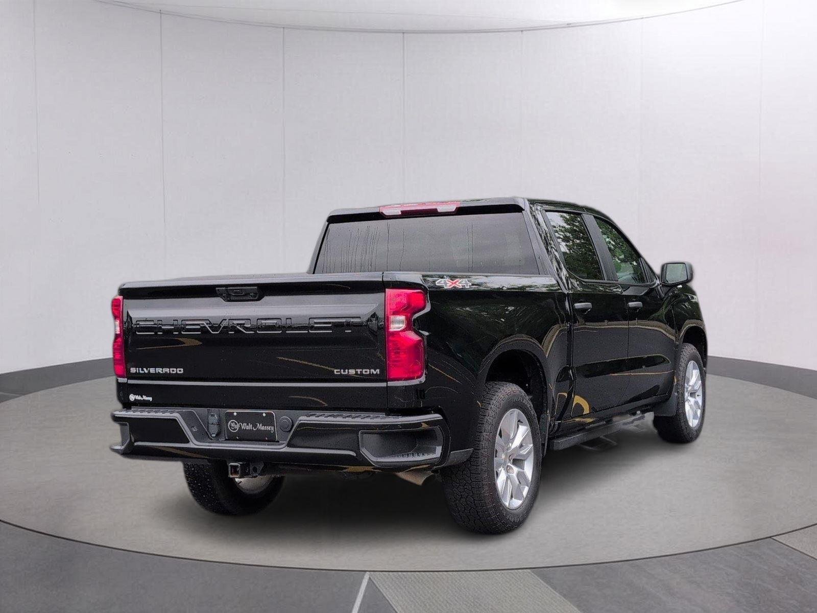 Used 2025 Black Chevrolet Custom image 6