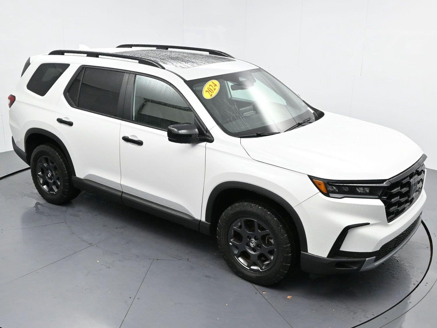 Used 2024 Platinum White Pearl Honda TrailSport image 48