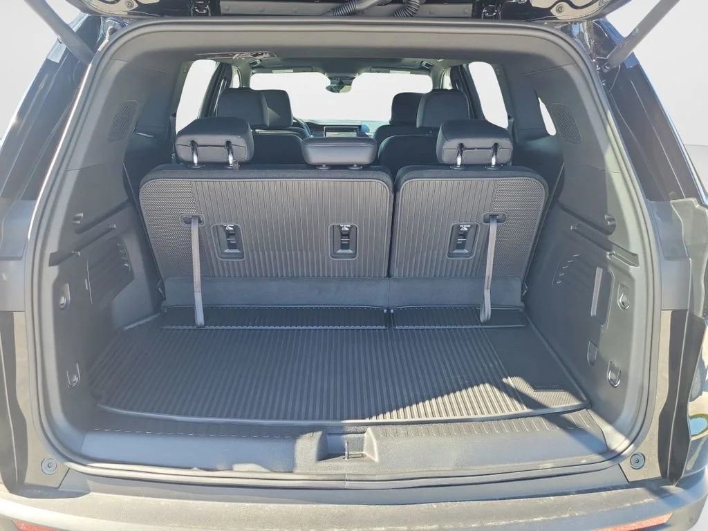 New 2026 Ebony Twilight Metallic GMC Elevation image 9