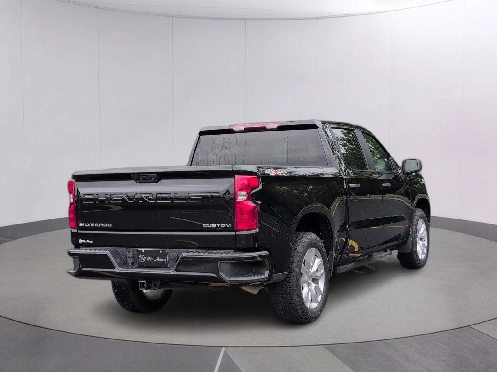 Used 2025 Black Chevrolet Custom image 6