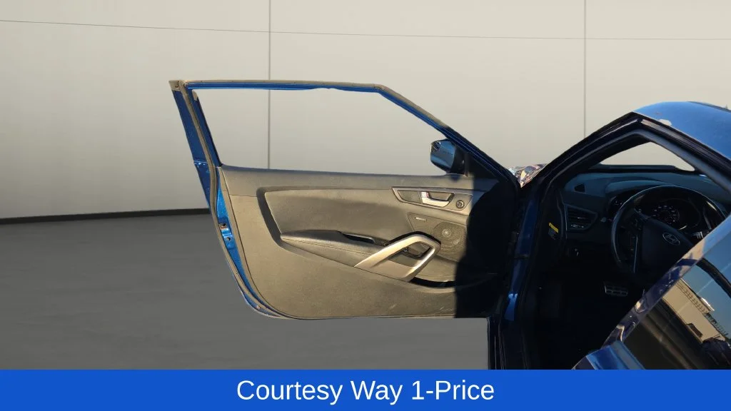 Used 2017 Blue Hyundai Turbo image 13