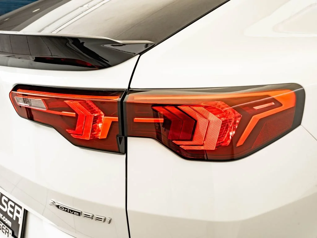 New 2026 Alpine White BMW xDrive28i image 9