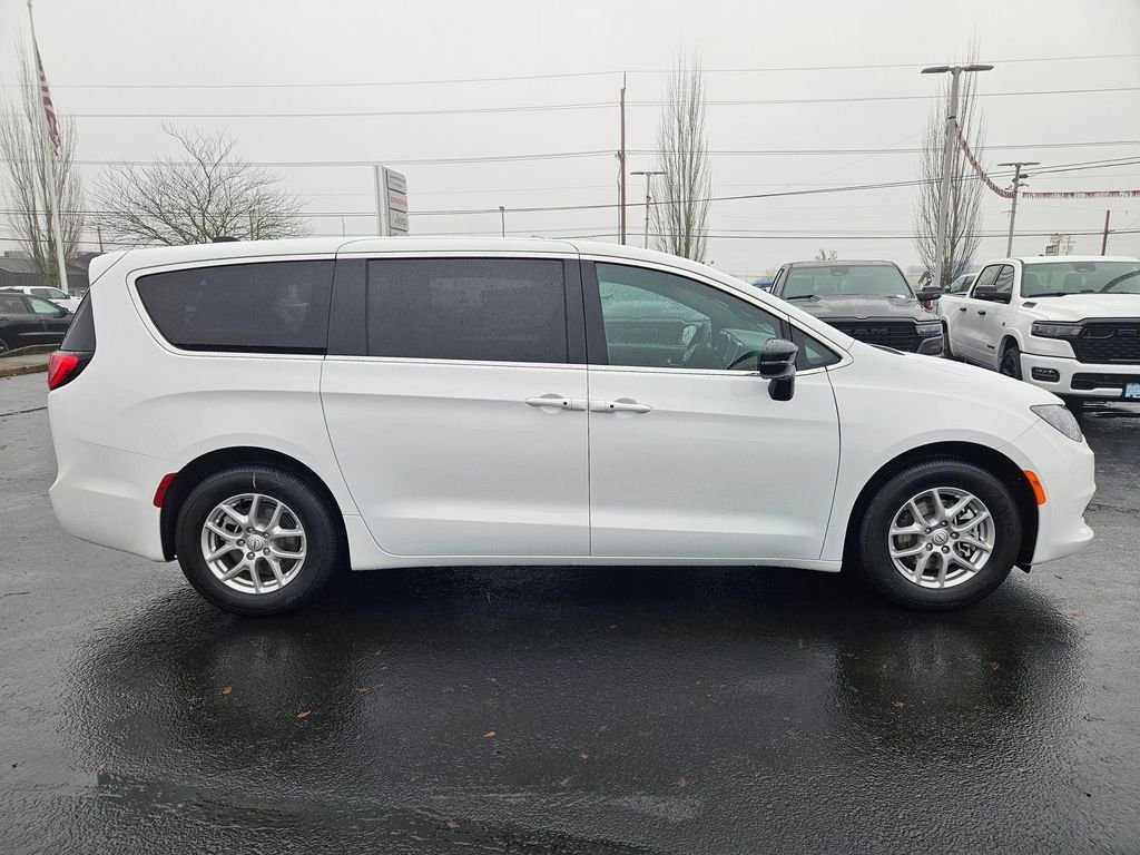 New 2026 Bright White Clear-Coat Exterior Paint Chrysler LX image 7