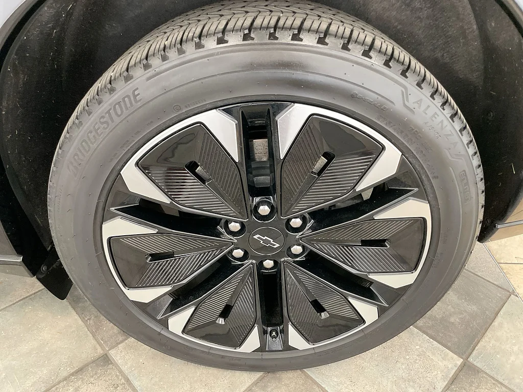 Certified Used 2024 GRAY Chevrolet RS image 31