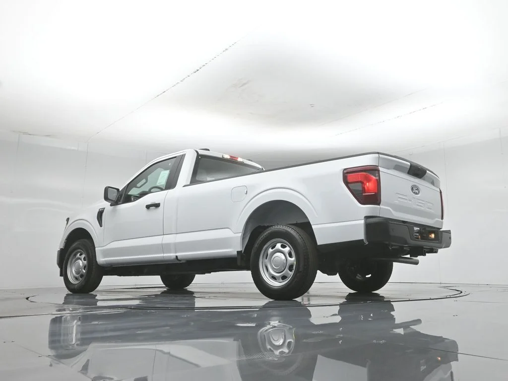 New 2026 Oxford White Ford XL image 3