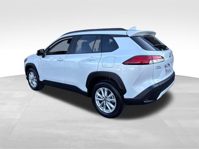 2024 Toyota Corolla Cross LE - Photo 3